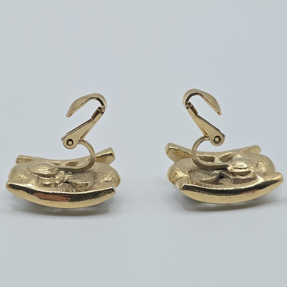 Vintage Trifari Gold Tone White Cabochon Clip On Earrings Mid Century MCM - Picture 8 of 14